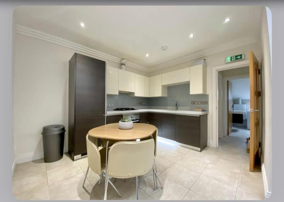 Luxury 4-Bed Apartment With Balcony & Garden, Near Emirates Stadium, 15 Mins To Central London Exterior photo