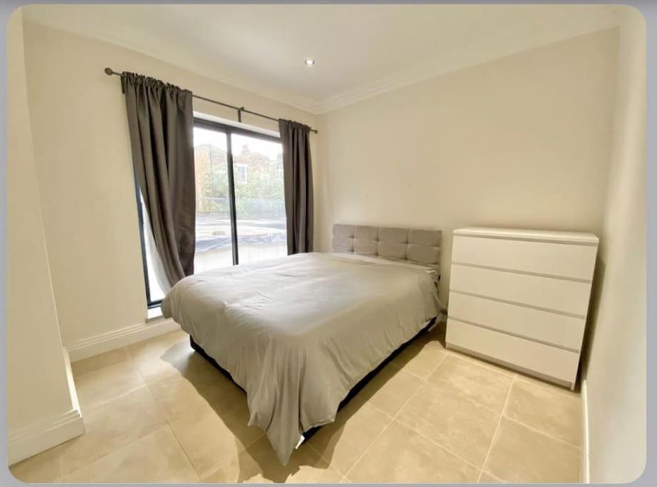 Luxury 4-Bed Apartment With Balcony & Garden, Near Emirates Stadium, 15 Mins To Central London Exterior photo