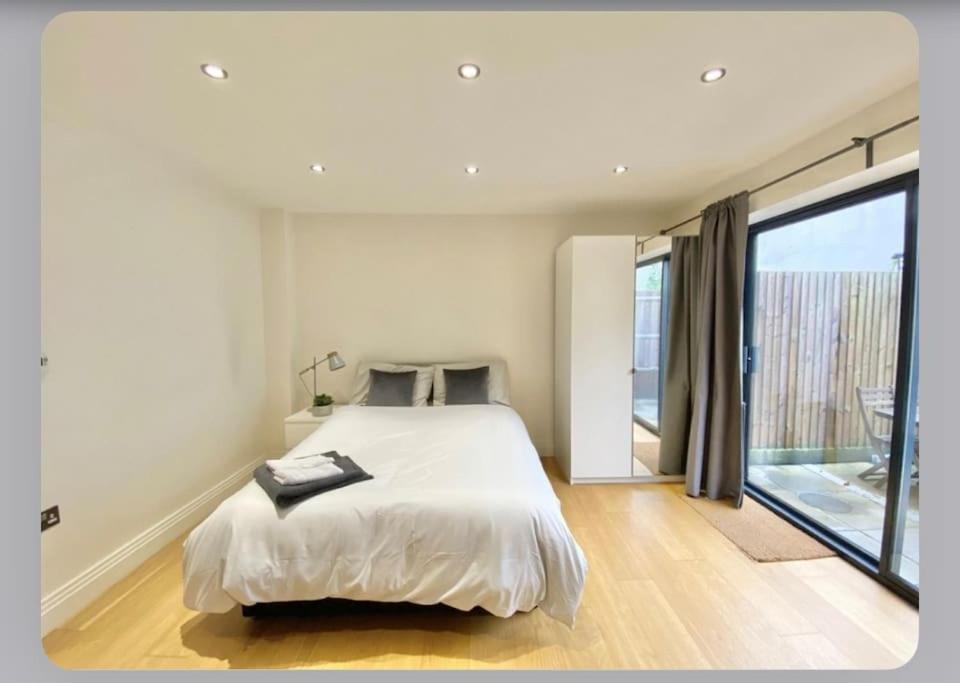 Luxury 4-Bed Apartment With Balcony & Garden, Near Emirates Stadium, 15 Mins To Central London Exterior photo
