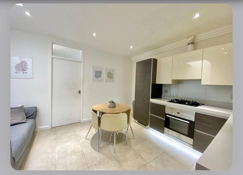 Luxury 4-Bed Apartment With Balcony & Garden, Near Emirates Stadium, 15 Mins To Central London Exterior photo
